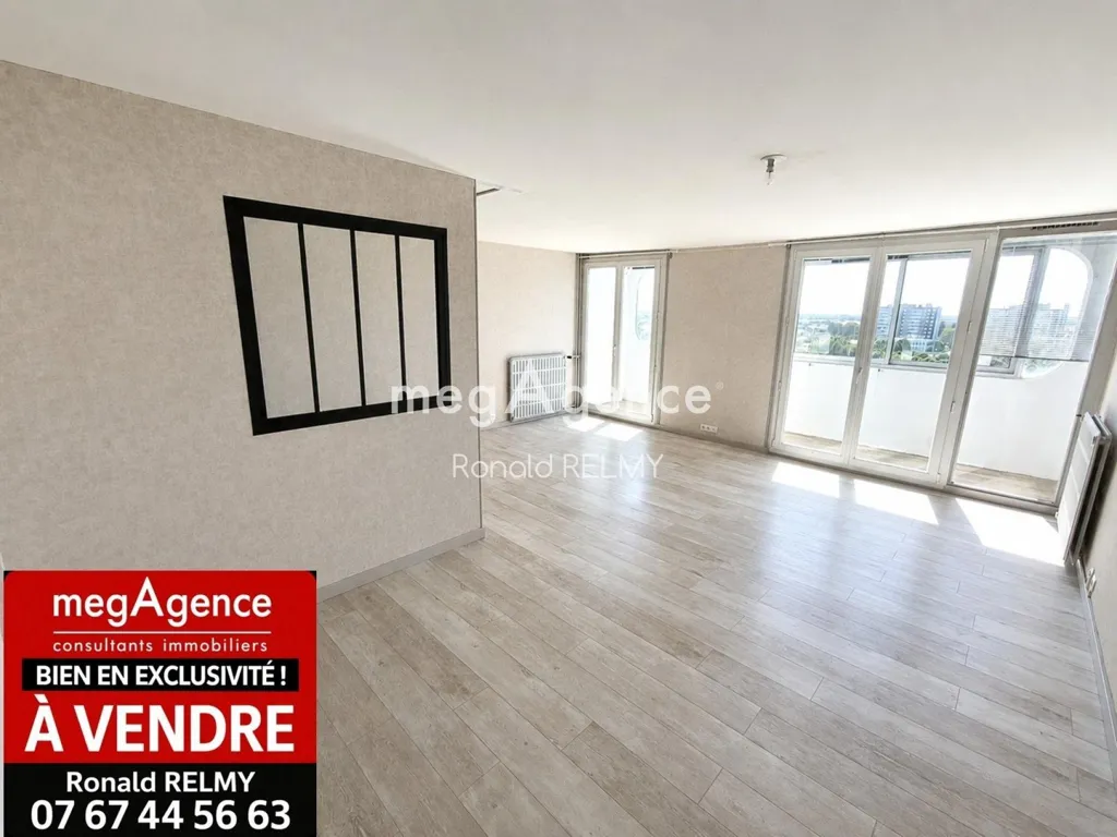 Elutuba - Bright T5 Apartment with South-West View in Pyramides