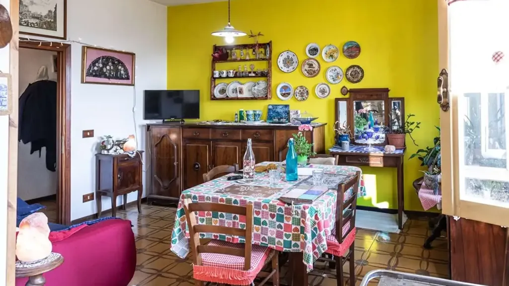 Sala da pranzo - Rustic House with Orchard in Canossa