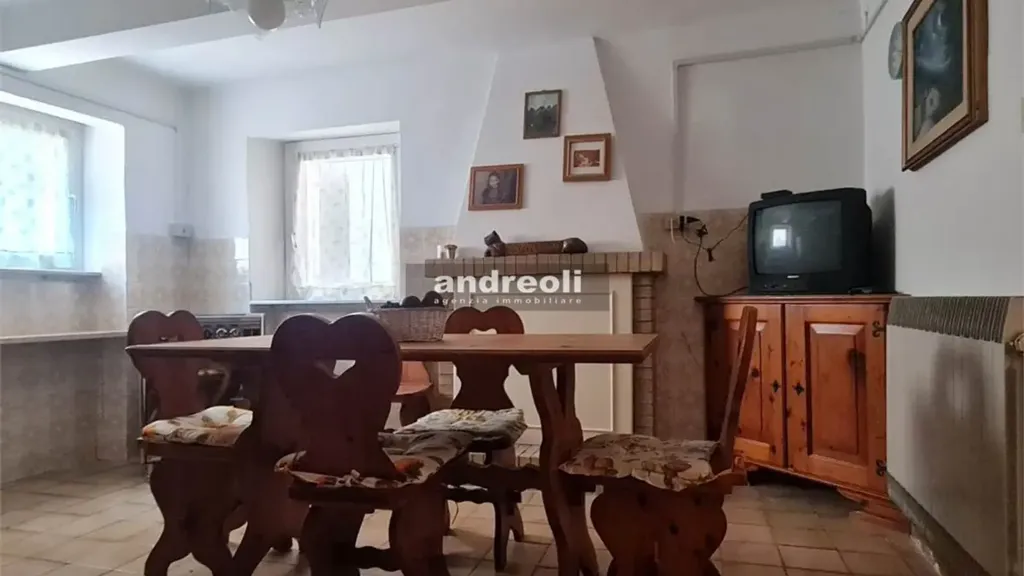 Salle à manger - Restored Stone Townhouse in Castelplanio