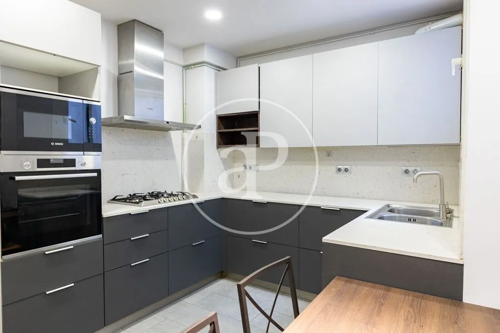 Kitchen - Classical Apartment in Eixample Dreta, Barcelona