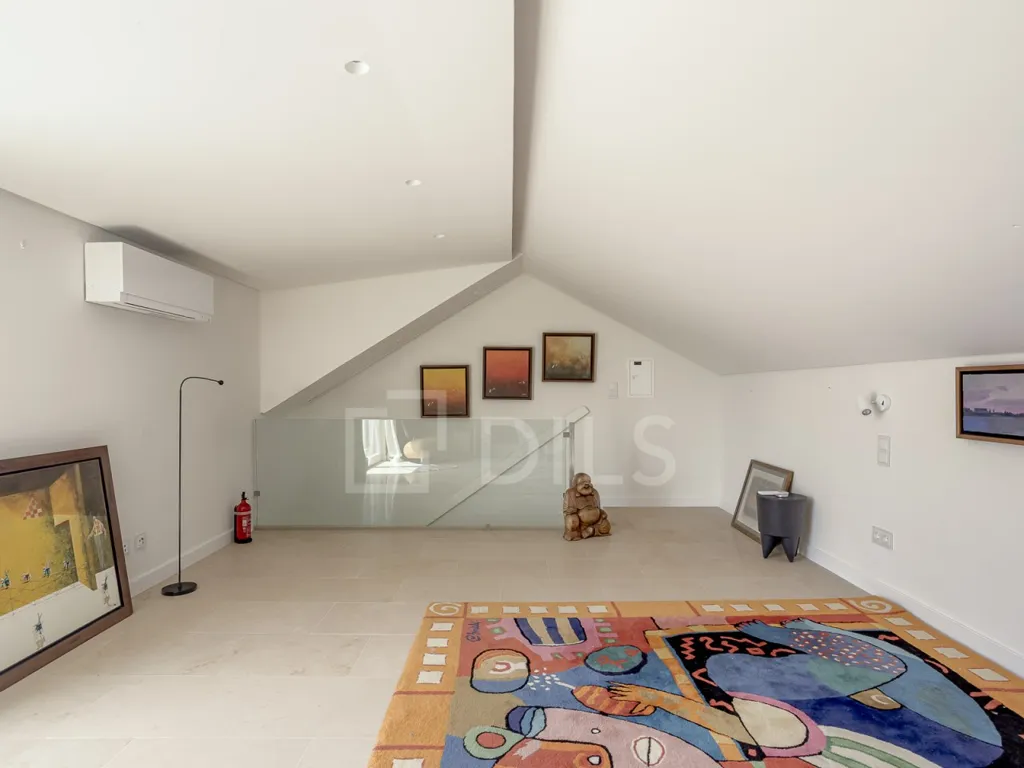Pièces - Isolated T5 House with Pool in Monte Estoril