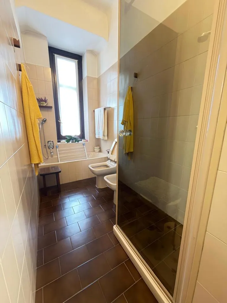 Bagni - Two-Bedroom Apartment with Balcony in Milan