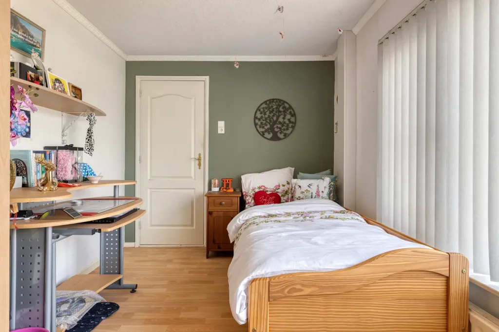 Magamistoad - Renovatable Corner House with Garden in Goes