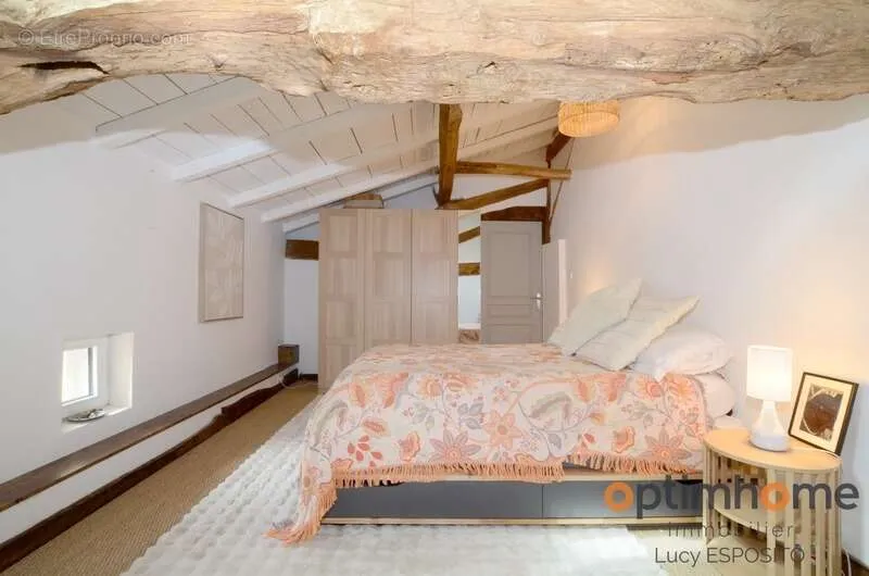 Chambres - Ferme Rénovée avec Grand Jardin à Cherves-Châtelars