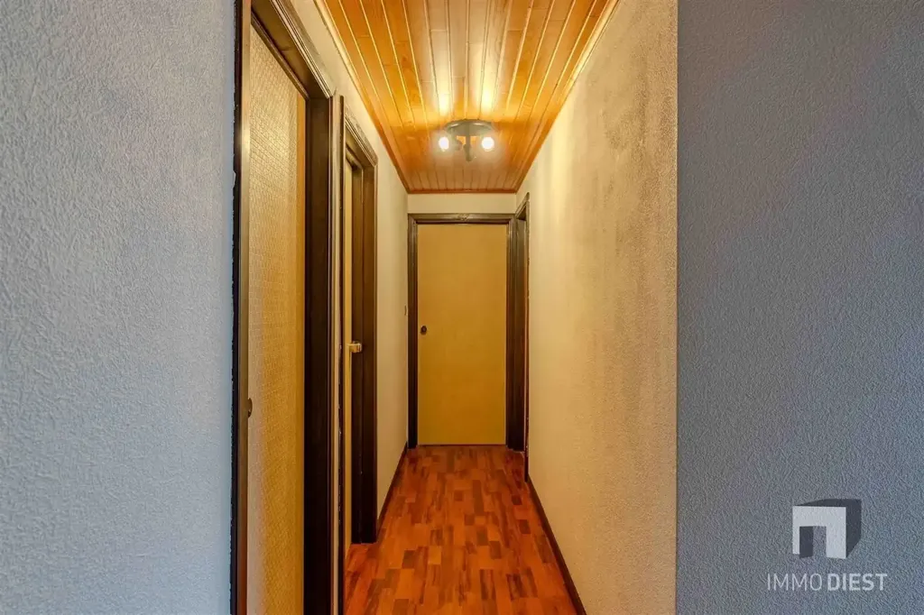 hallway_entrance