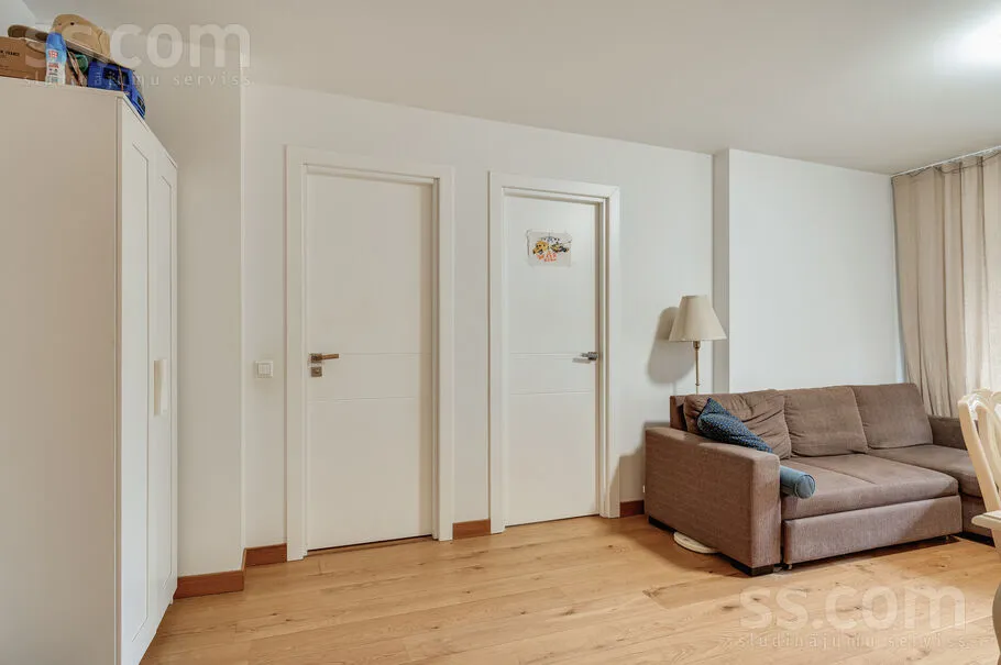 Elutuba - Compact 3-Bedroom Apartment with Terrace in Dzintari