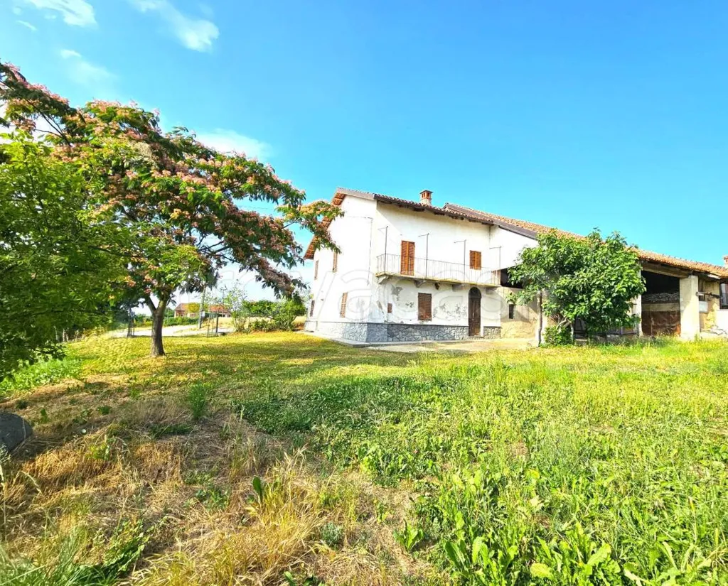 Exterior - Rustic Farmhouse with Panoramic View in Bene Vagienna