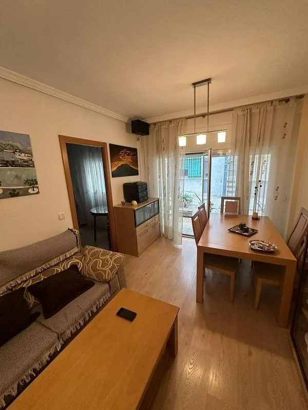 Elutuba - Modernised Flat with Patio in San Isidro