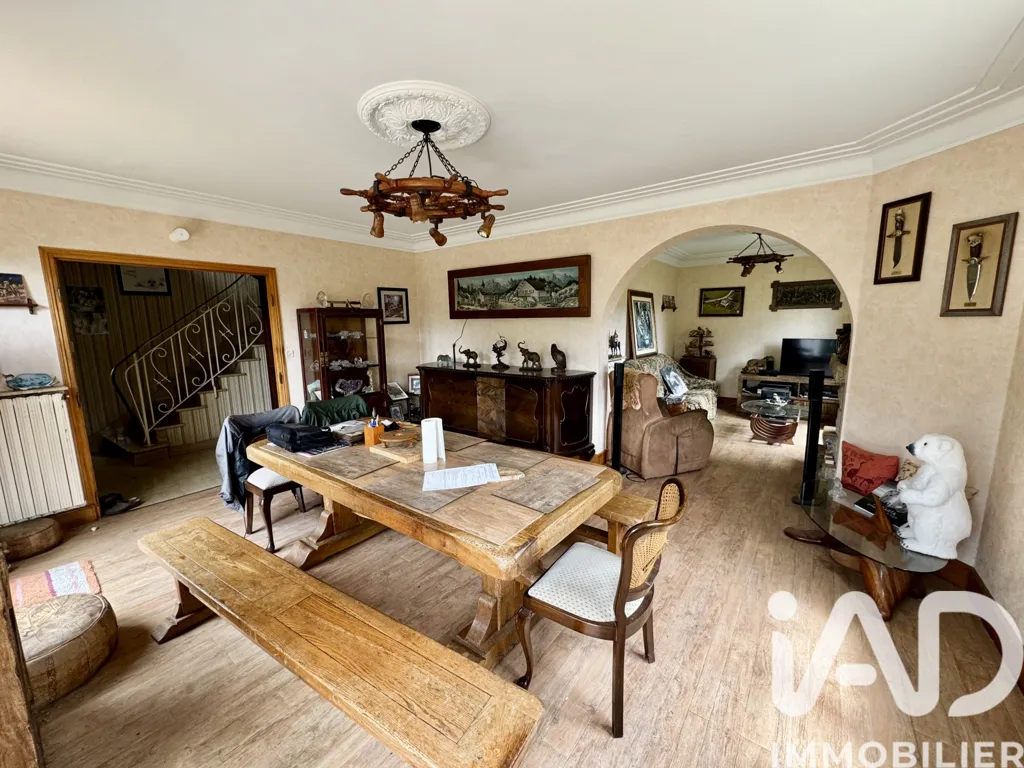 Salle à manger - Maison Traditionnelle avec Jardin à Caudan