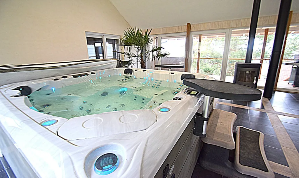 Pièces - Maison Luxueuse avec Piscine Intérieure à Labaroche