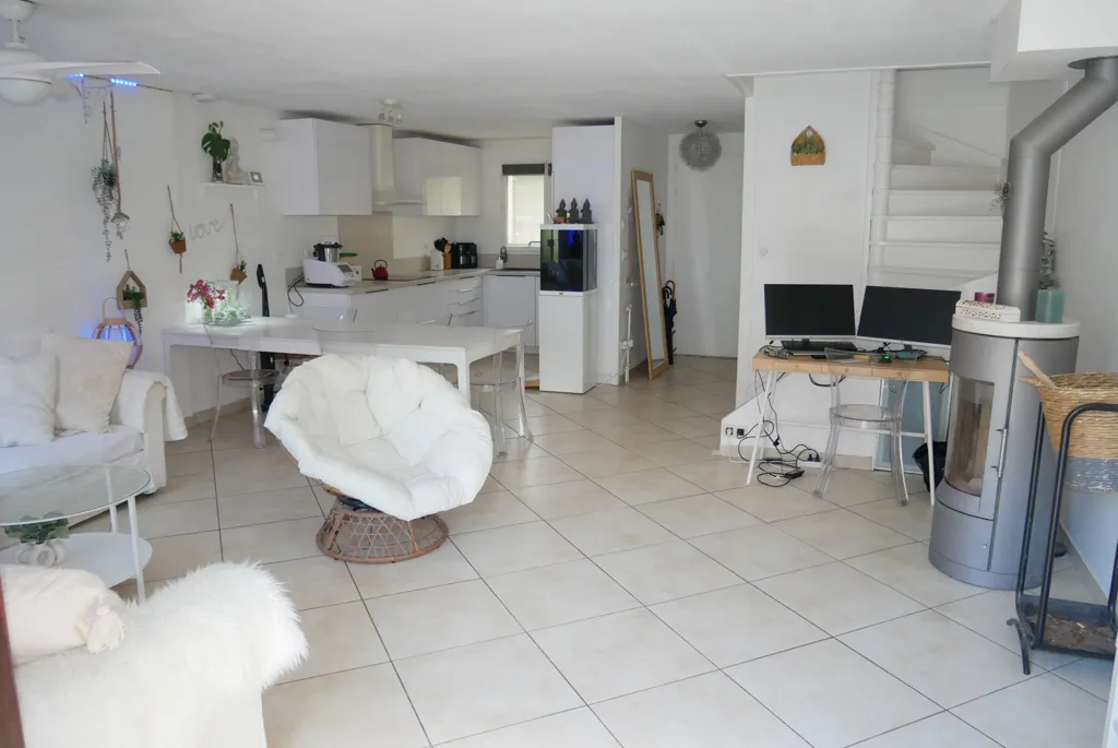 Elutuba - Family House with Pool in Corbas