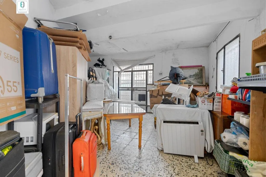 Pesuköök - 9-Room House with Multiple Units in Granada