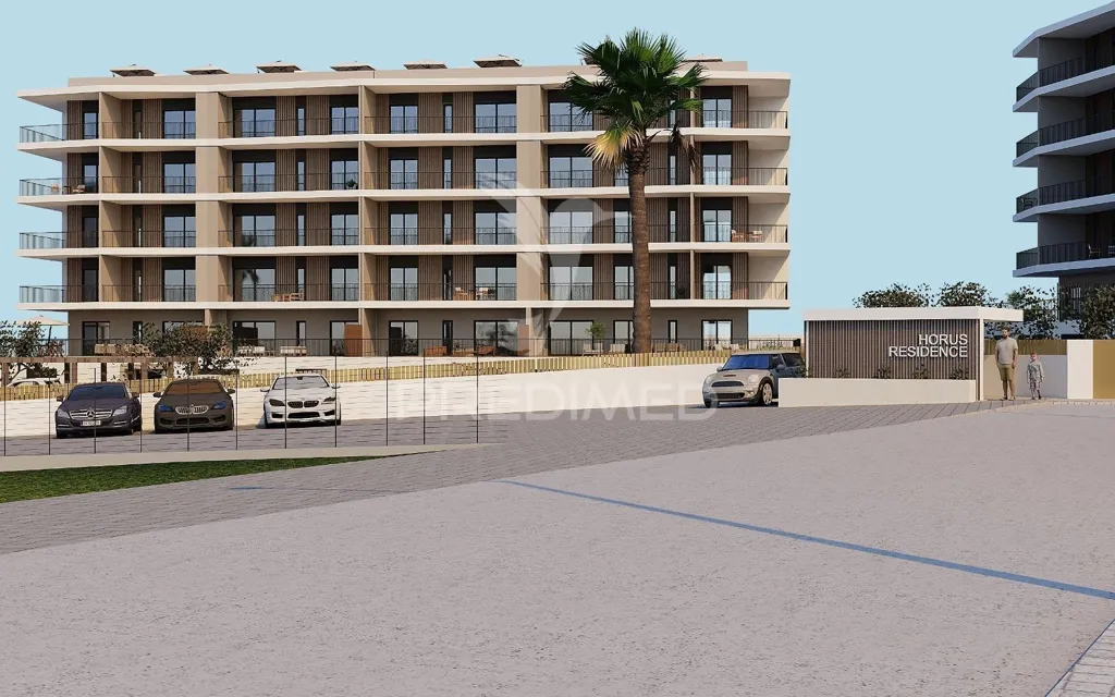 T2 Apartment with Seafront Access in Portimão