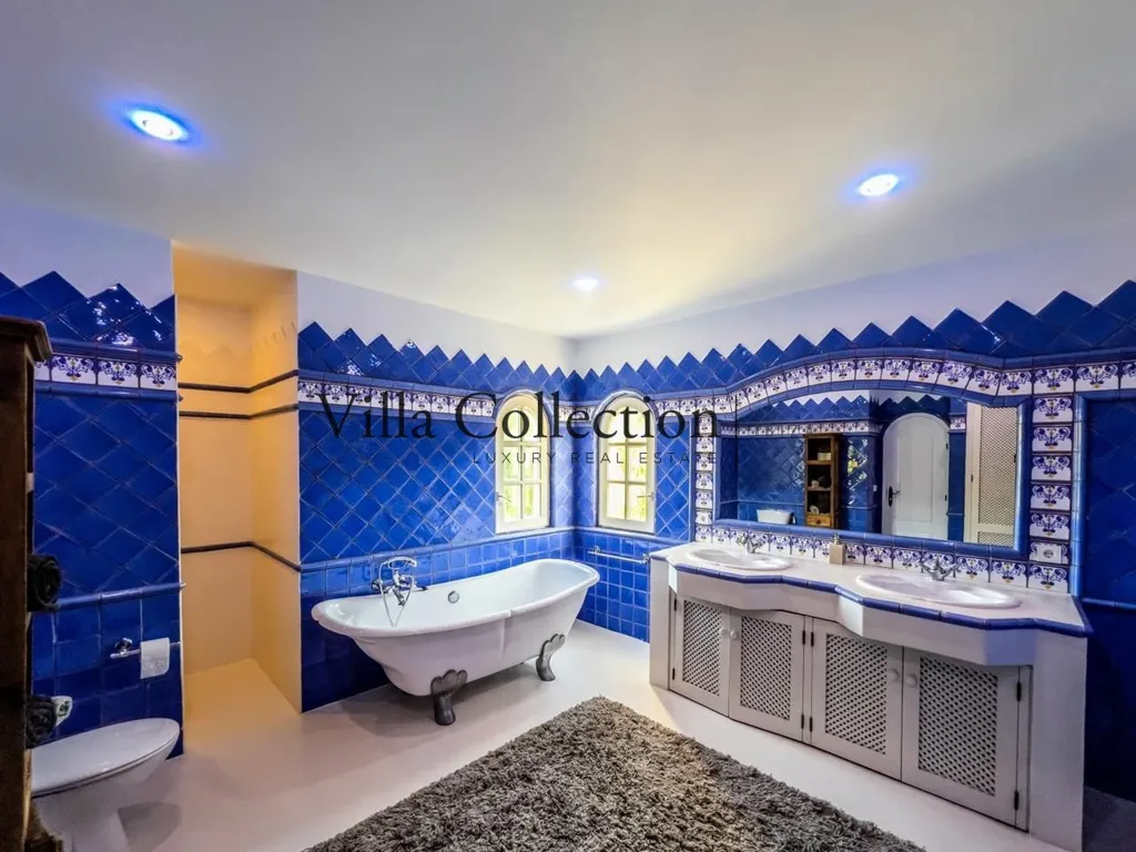 Salles de bain - Luxury Villa with Sea View in Cap Martinet