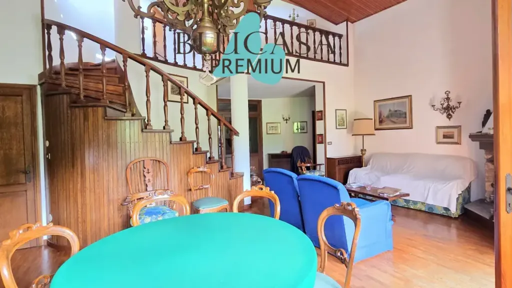 Elutuba - Terraced House with Fireplace in Bocconi