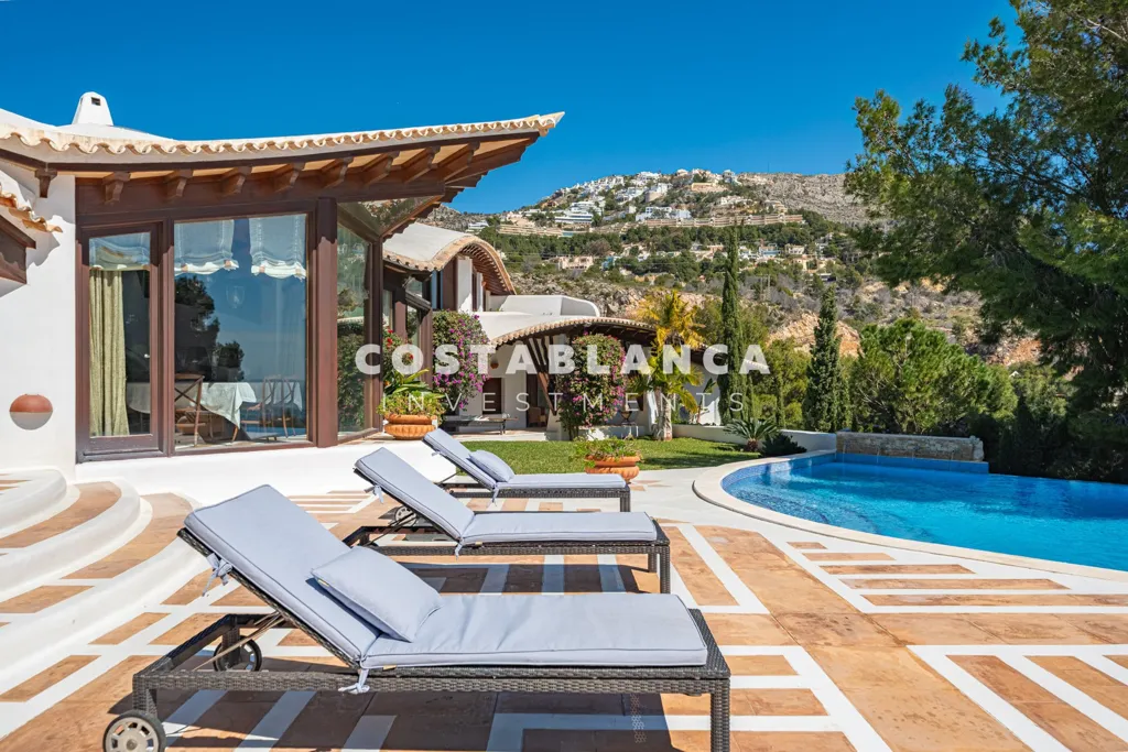 Piscine - First Line Villa with Sea Views in Altea Hills