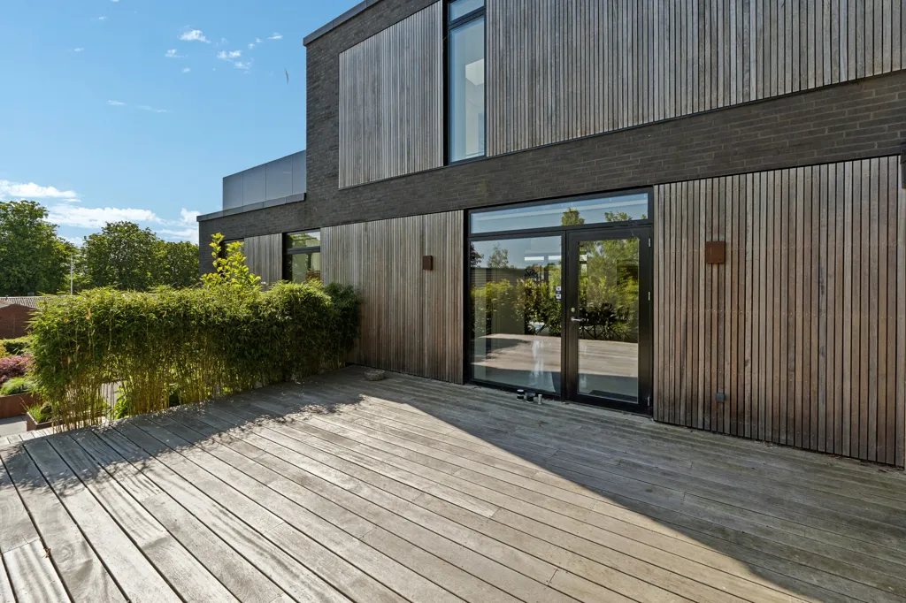Terrasse - Modernised Villa with Terraces in Central Odder