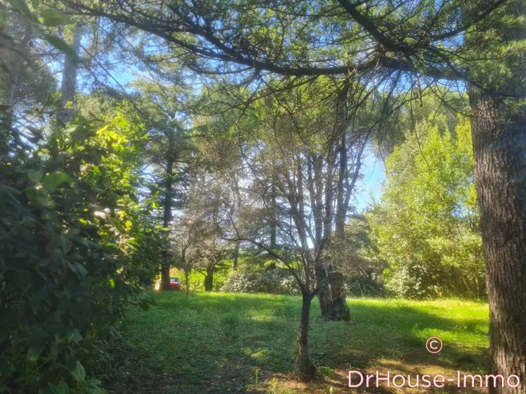 Jardin - Maison avec Piscine et Jardin à Ales