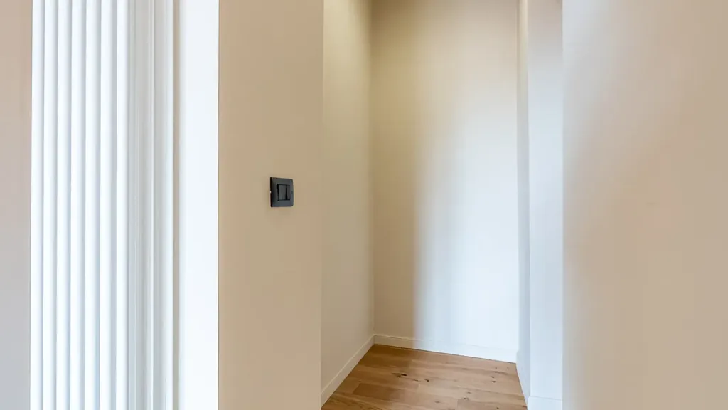 Ingresso - Rustic-Style Apartment with Balcony in Turin