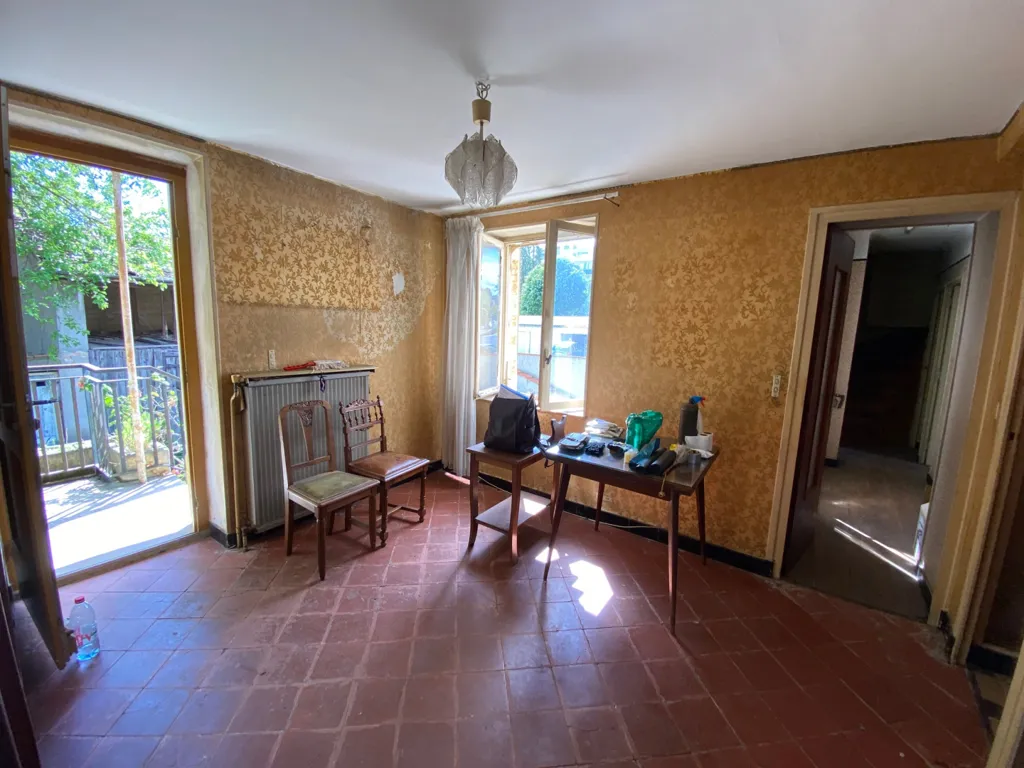 Söögituba - Old House with Potential Duplexes in Saint-Genis-Laval