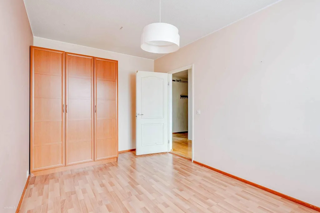 Magamistoad - Spacious Apartment with Balcony in Tampere Hervanta