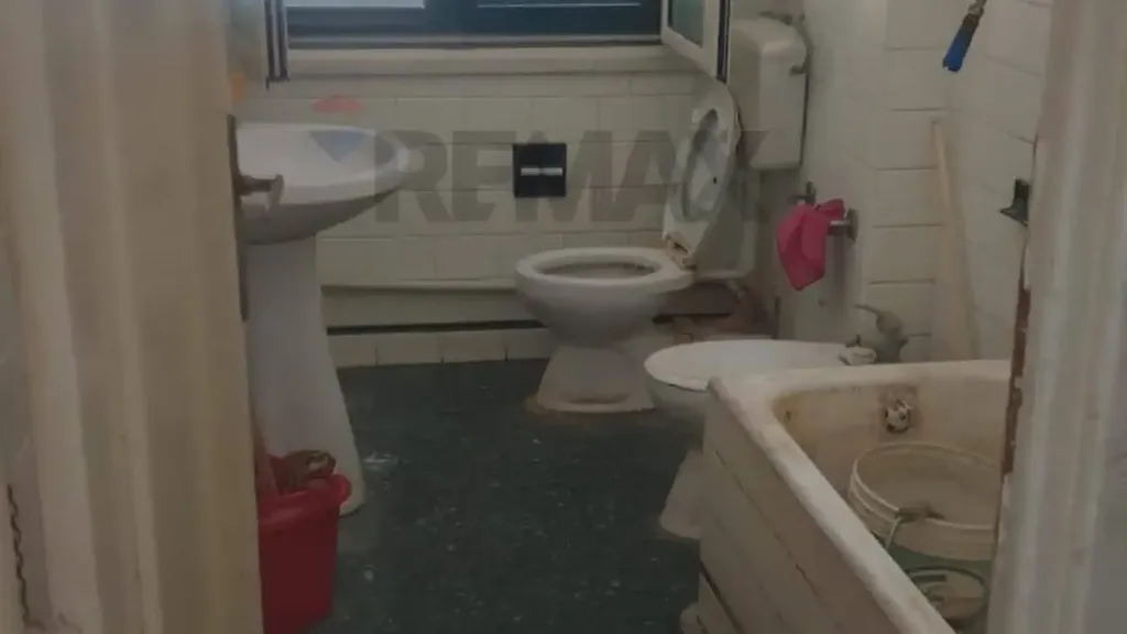 Bagni - Appartamento con tre balconi nel centro storico di Palermo