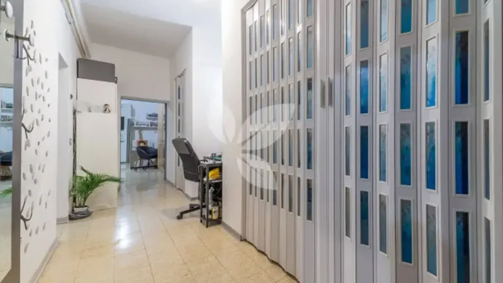 hallway_entrance