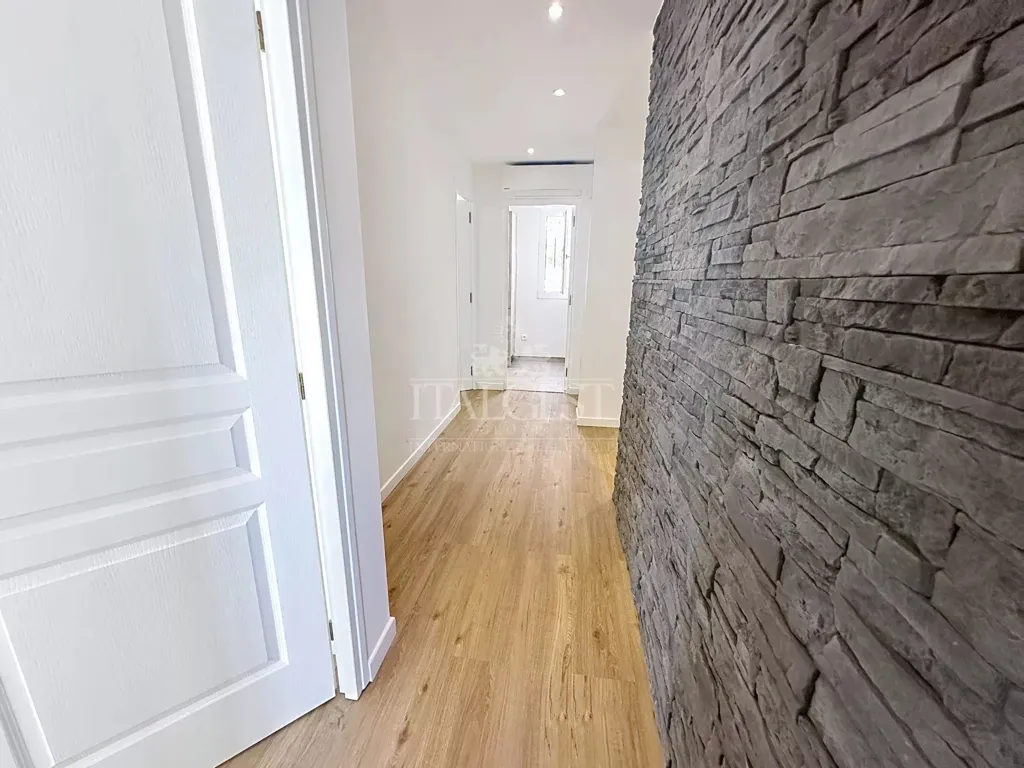 hallway_entrance