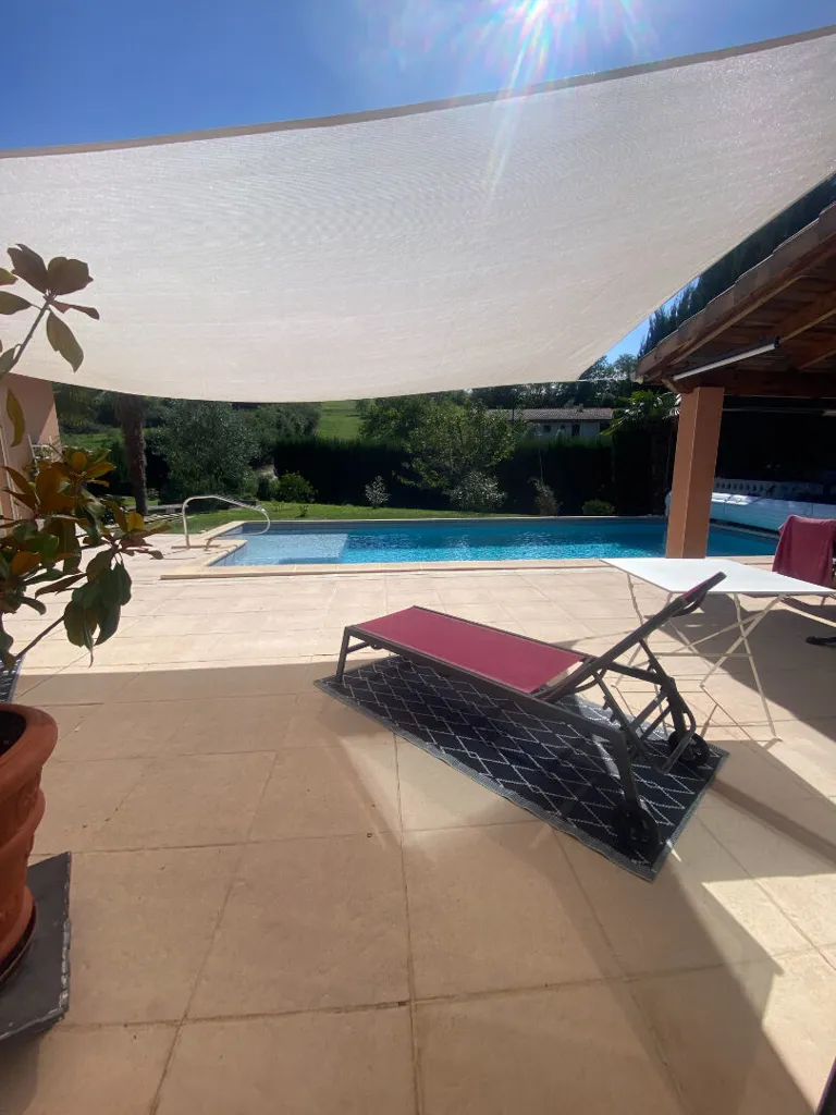 Piscine - Villa avec Piscine à Laroque d'Olmes