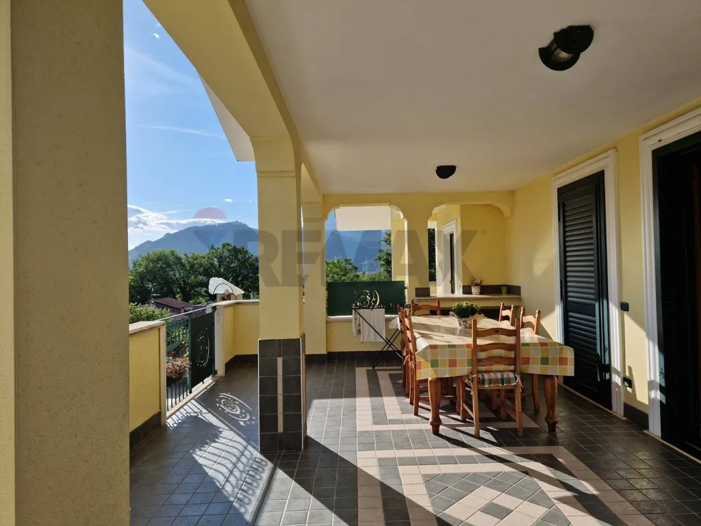 Terrasse - Modern Villa with Panoramic Terrace in Cervaro