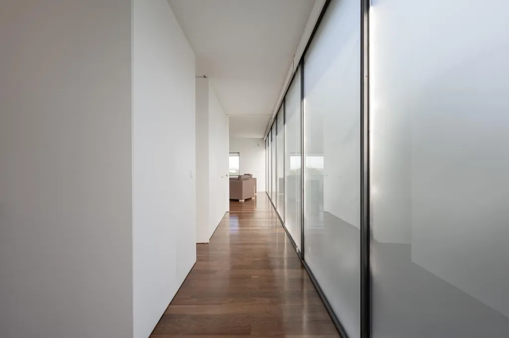 Esik - Contemporary Villa with Golf Course in Bom Sucesso
