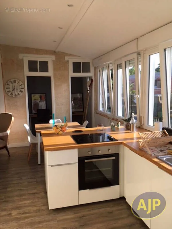 Cuisine - Appartement Type 2 au Premier Étage à Talence