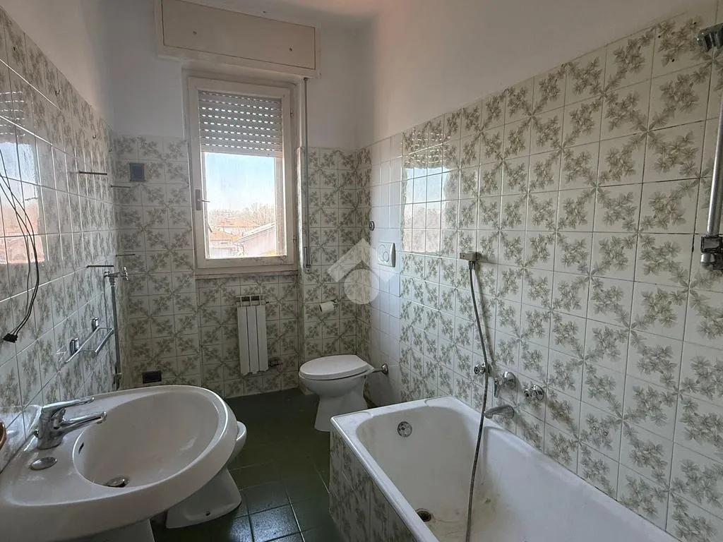 Salles de bain - Spacious Apartment with Garage in Terno d’Isola