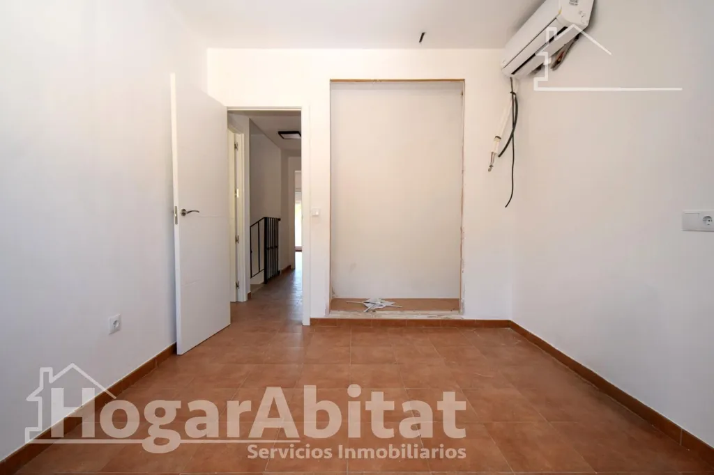 Pièces - New Two-Storey House with Terrace in Chiva