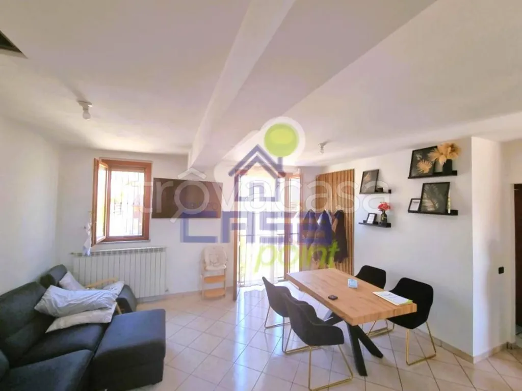 Sala da pranzo - Duplex Apartment with Balcony in Brembio