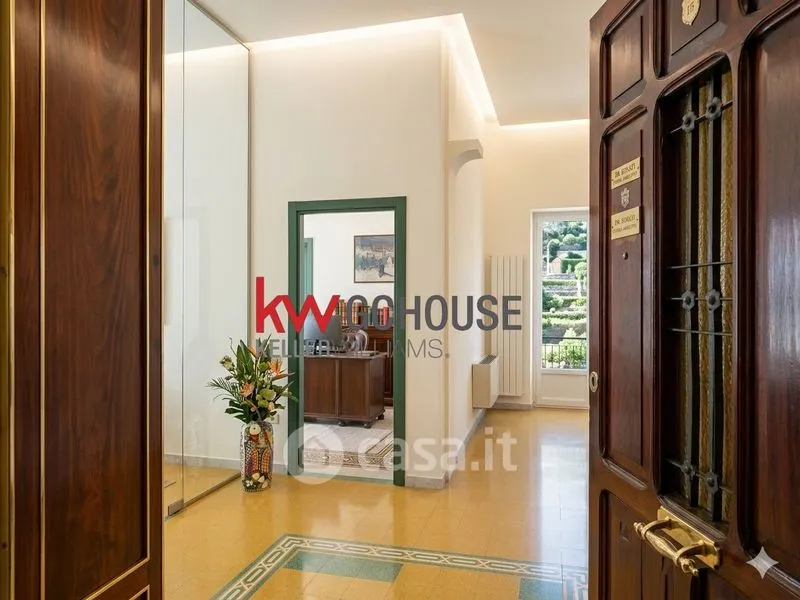 Esik - Historic Apartment with View in Salerno