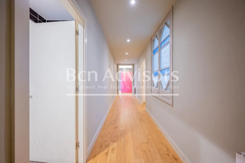 Esik - Renovated Apartment with Balcony in Dreta de l'Eixample