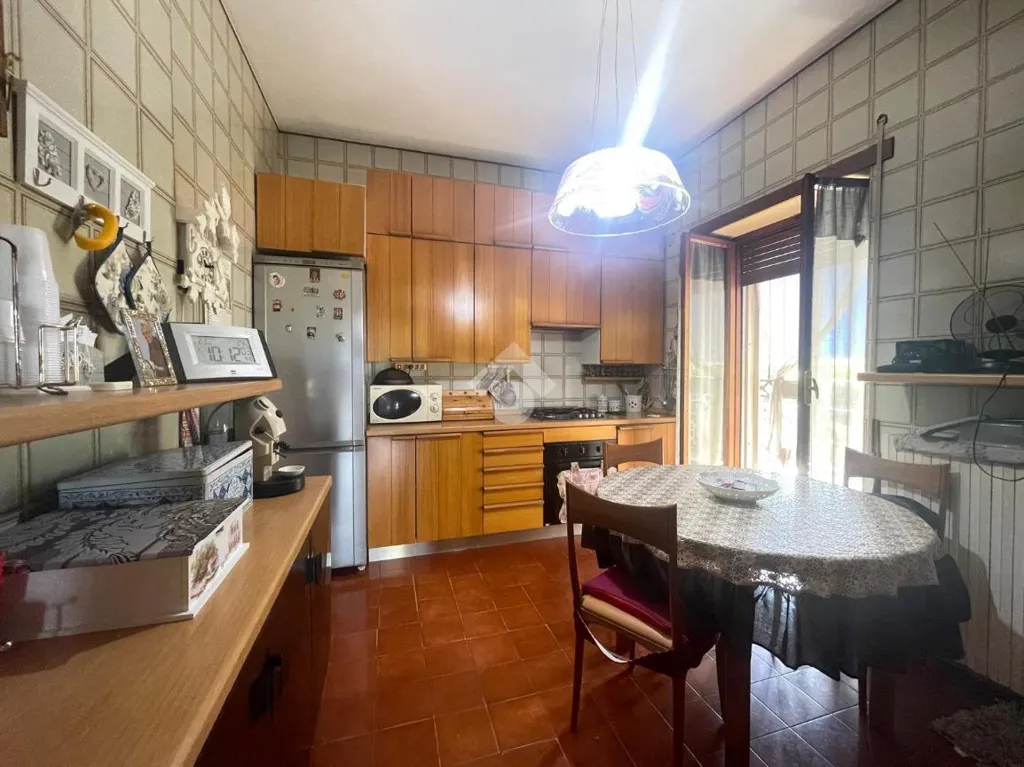 Köök - Apartment with Balcony and Parking in Benevento