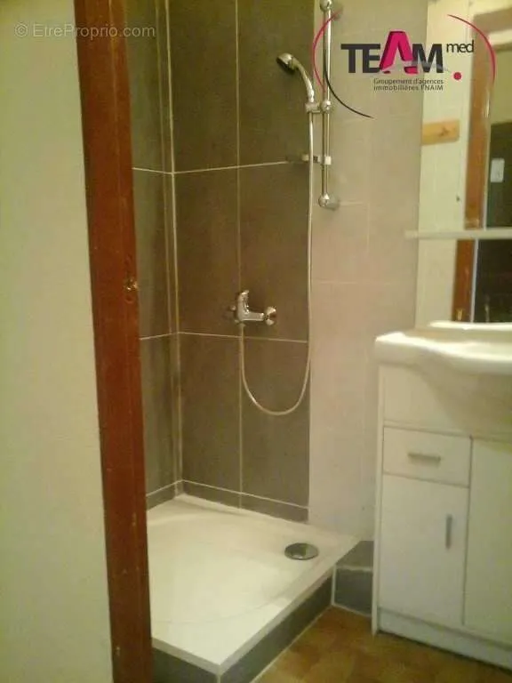 Vannitoad - 2-Bed Apartment in Sète Centre