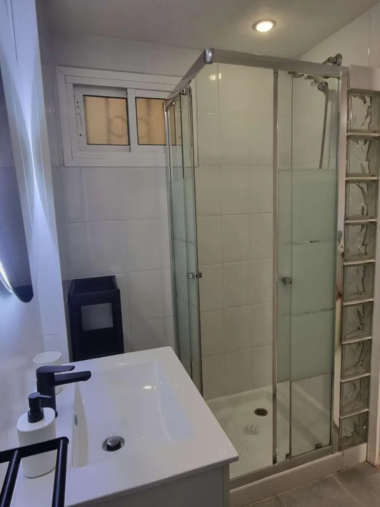 Salles de bain - Refurbished Studio with Sea View in Benalmádena
