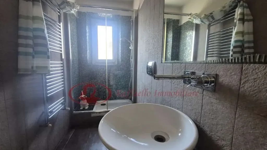 Salles de bain - Bright 3-Room Apartment with Balcony in Florence