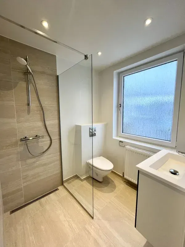 Vannitoad - Modern 2-Bedroom Flat with Pets Allowed in Aarhus