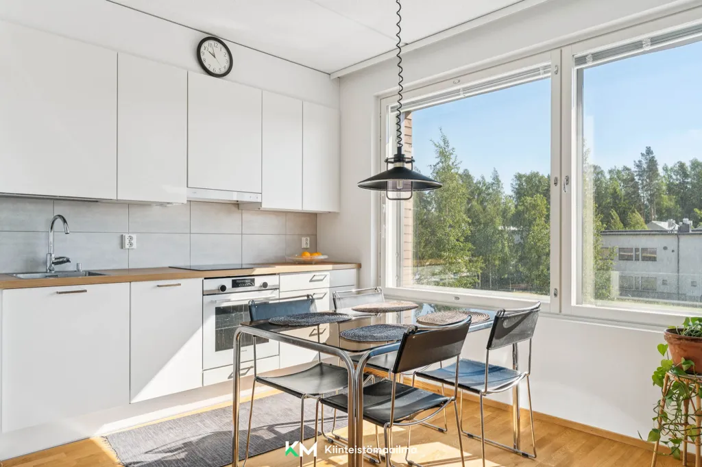 Söögituba - Bright Apartment with Balcony in Espoo Centre