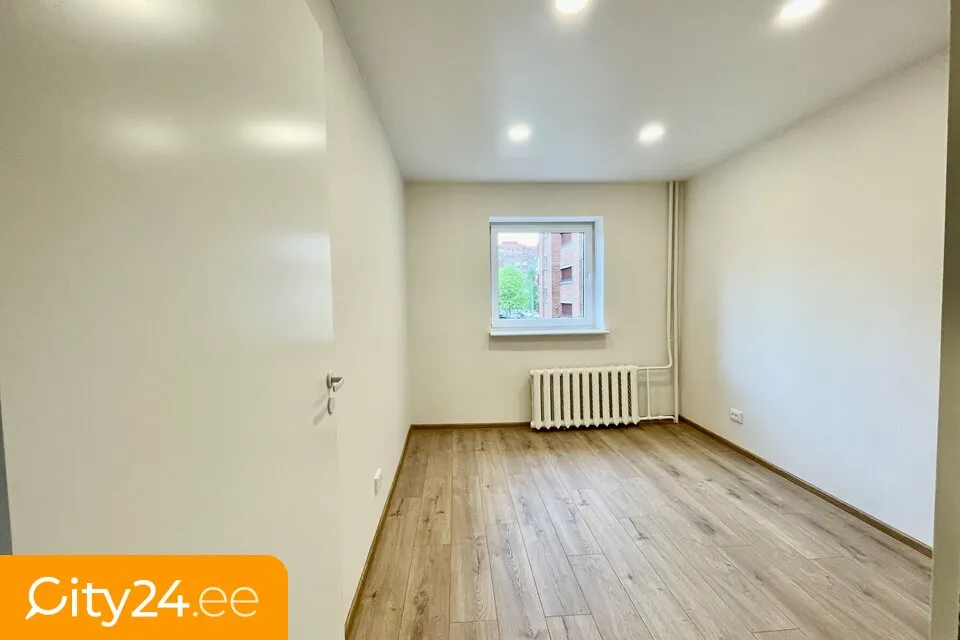 Rooms - Renovated Flat with Balcony in Narva
