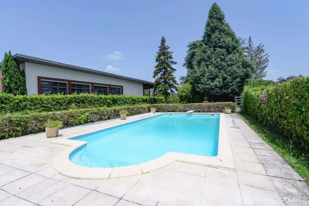 Piscine - Maison avec piscine et jardin à Fenouillet