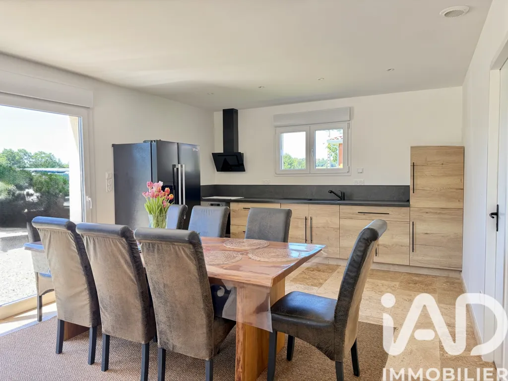 Salle à manger - Maison de Plain-Pied avec Terrasse à Labarthe-Inard