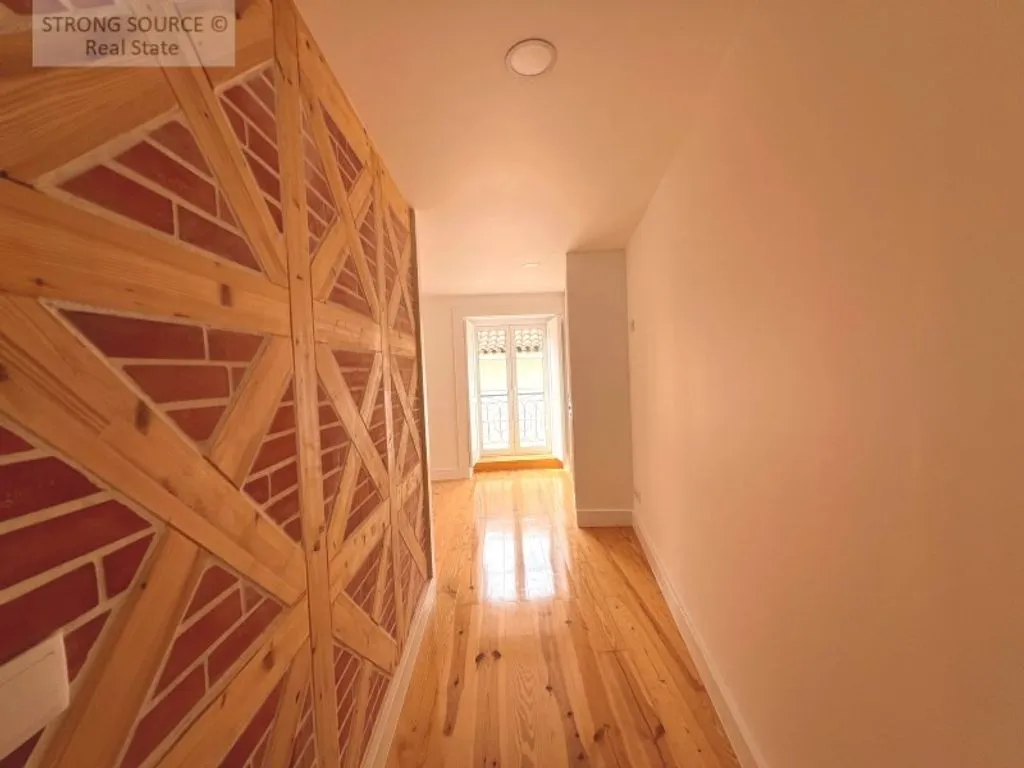 Esik - Luxury Apartments with River View in Graca, Lisbon