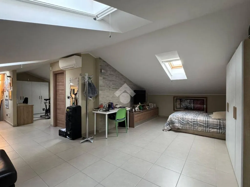 Magamistoad - 5-Bedroom Apartment with Terrace in Rivalta di Torino