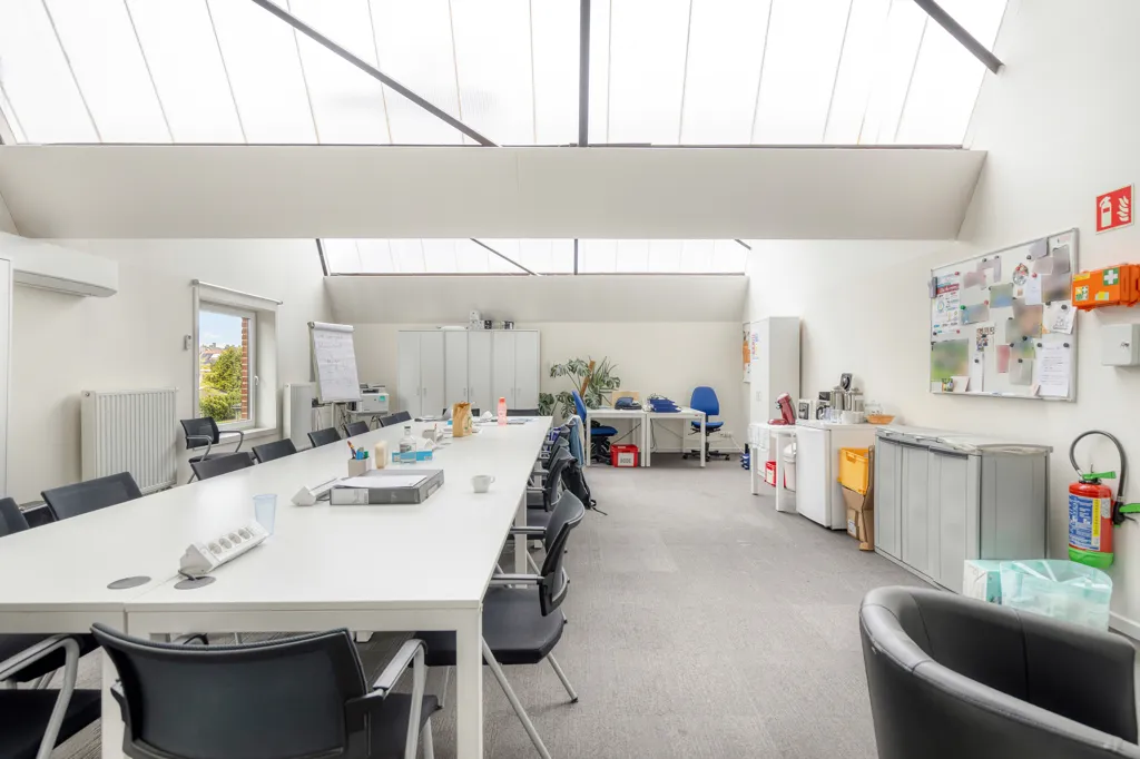 Bureau - Kantoor avec Services dans le Centre d'Intraxie à Rumbeke