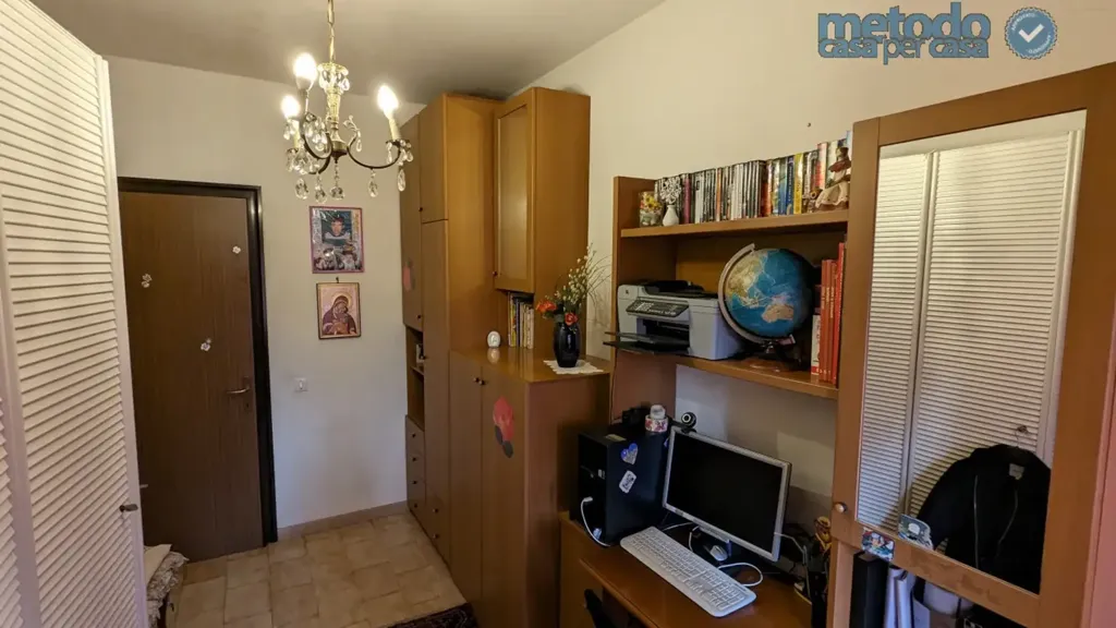Office - Villa with Workshop and Apartments in Gavello